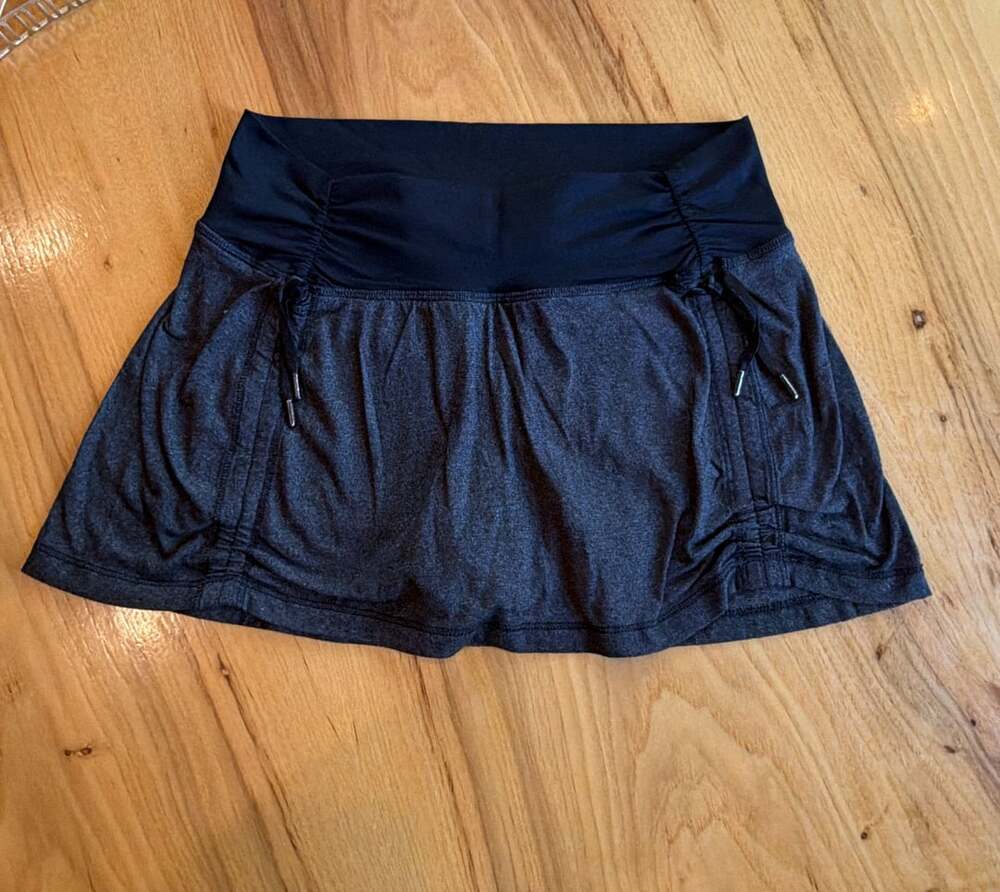 Lululemon Hot n Sweaty Skirt Size 6 Gray Athletic Skort
